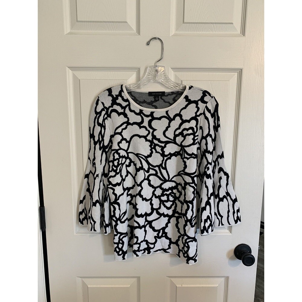 Ann Taylor Women White Black Pullover Sweater Sz Medium Bell Sleeves